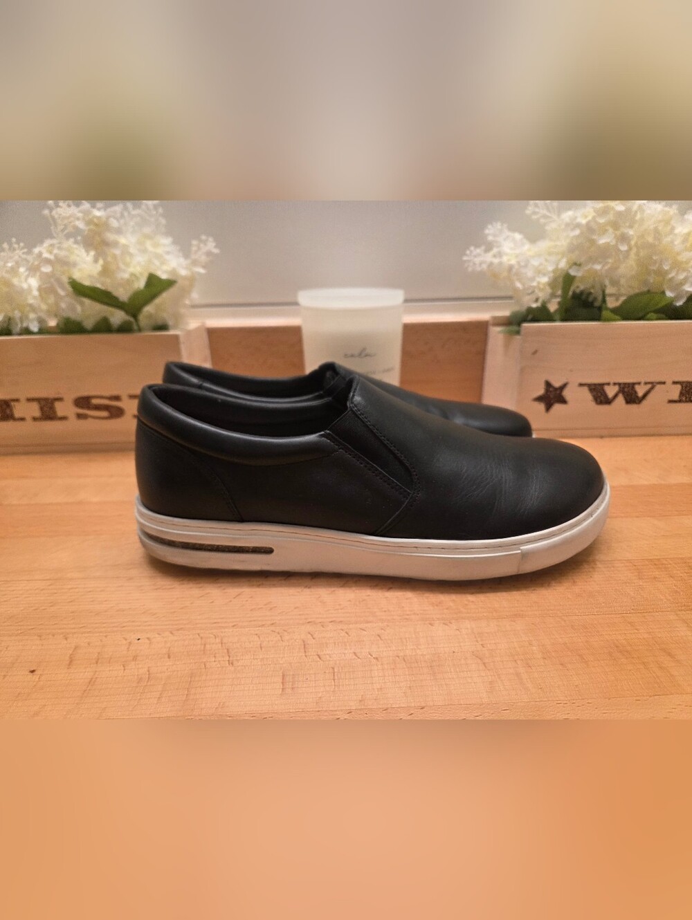 Birkenstock Oswego Slip-On Shoes Black Leather EU 42 (Womens 11/Mens 9)